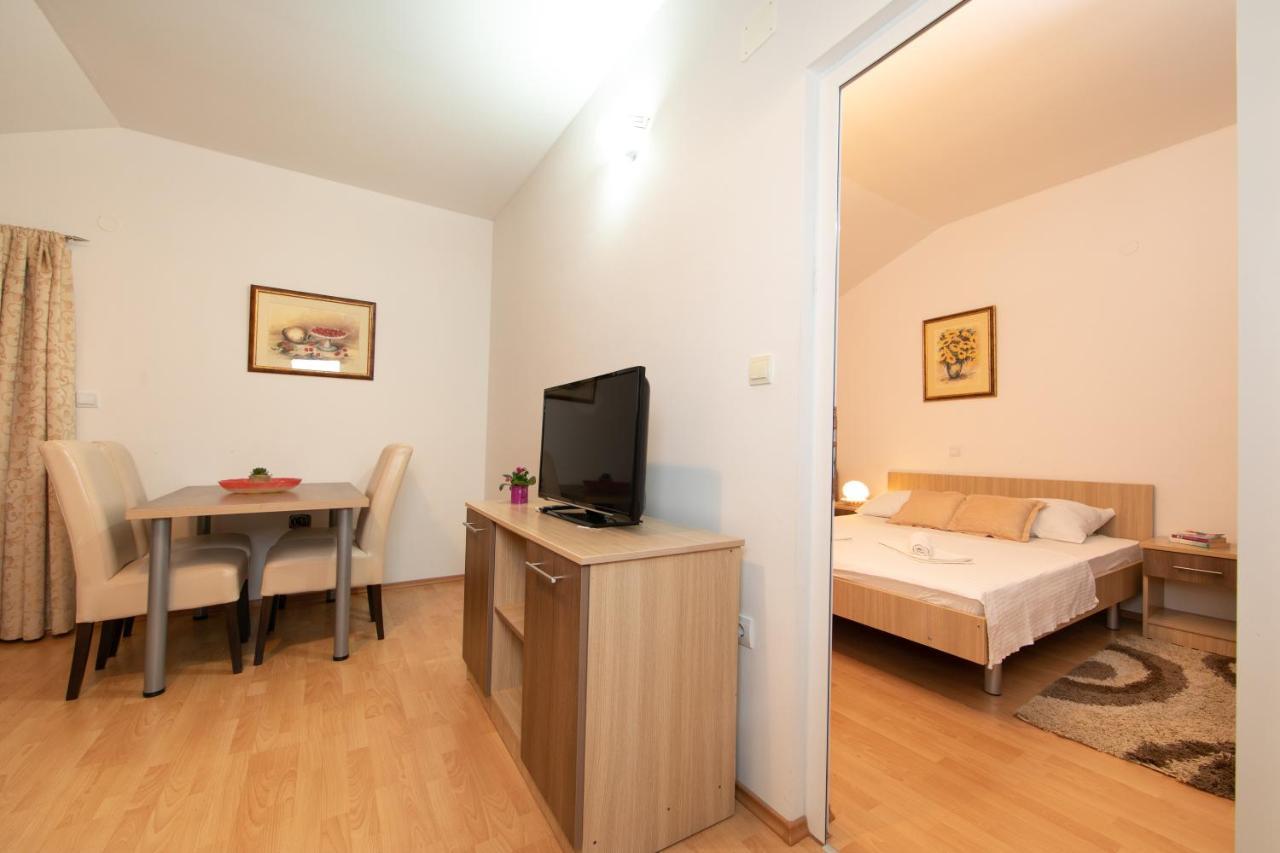 Apartments Simovic Tučepi Exterior foto
